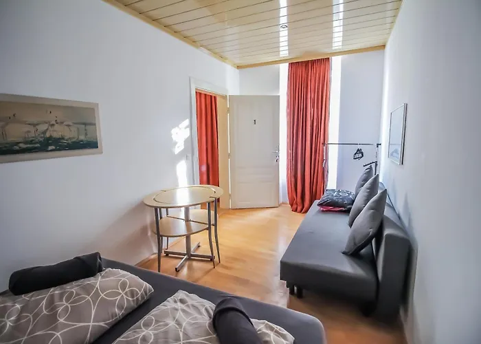 Cozy In Floridsdorf Area Pr6 בית אירוח *